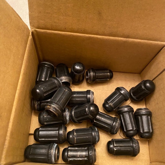 17inch stock Acura rims. - Picture 5 of 5